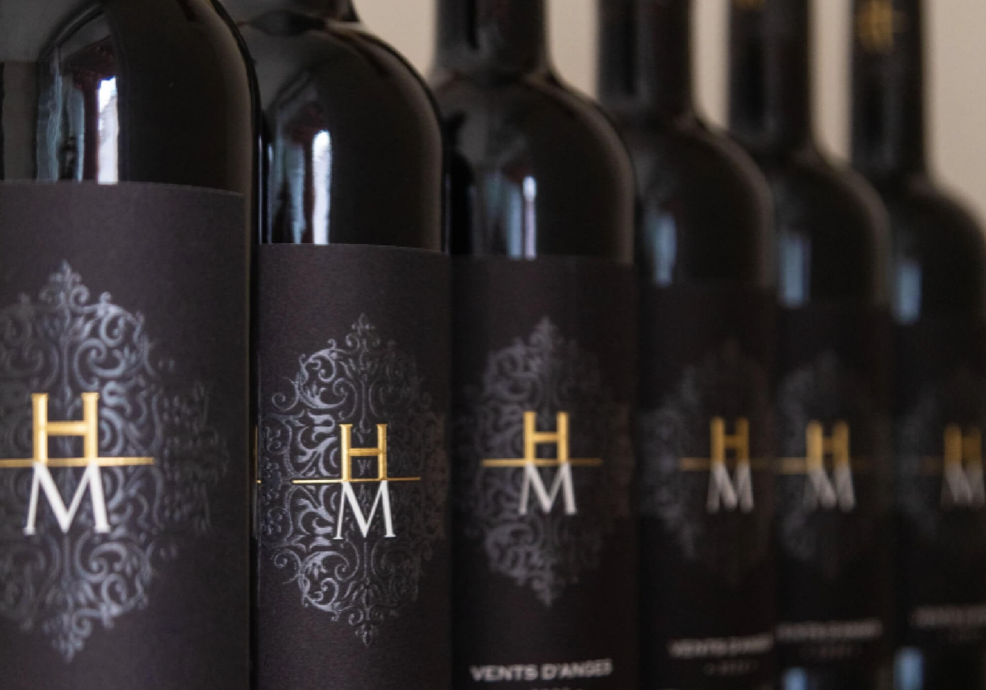 Décoder une Étiquette de Vin : Ce Que Vous Devez Savoir pour Choisir le Vin Parfait